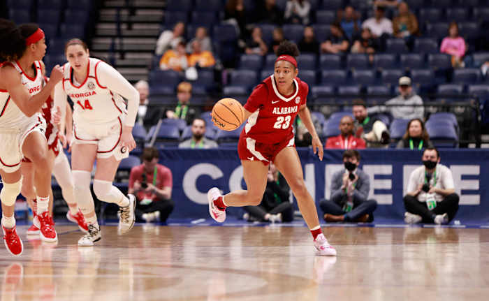 030322_WBB_DavisBr_Georgia_RC6366